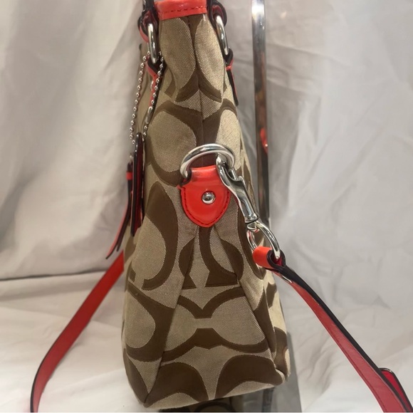 COACH F24064 DAISY OUTLINE SIGNATURE MIA 2- WAY - Picture 8 of 11